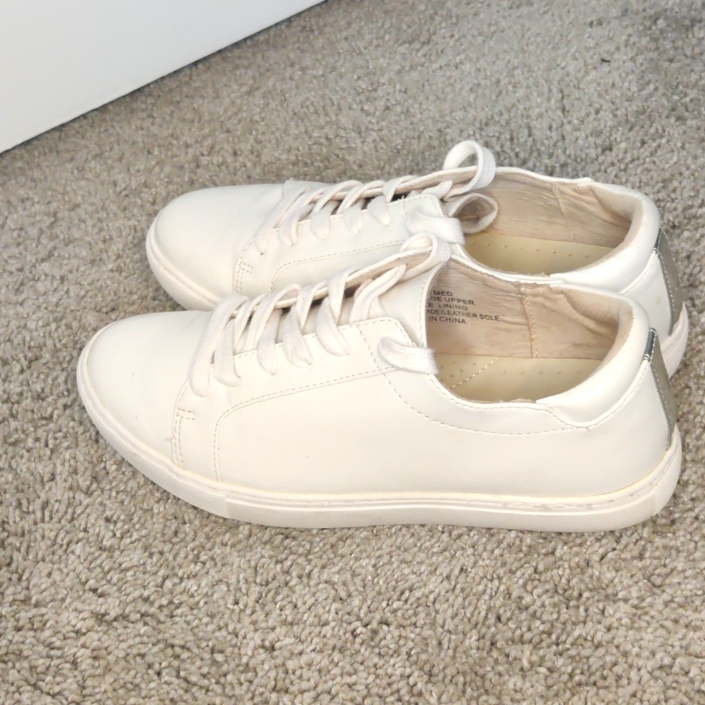 Kenneth Cole Reaction White Sneakers - Picture 6 of 11